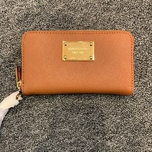 Michael. Michael Kors multi function phone case/wallet